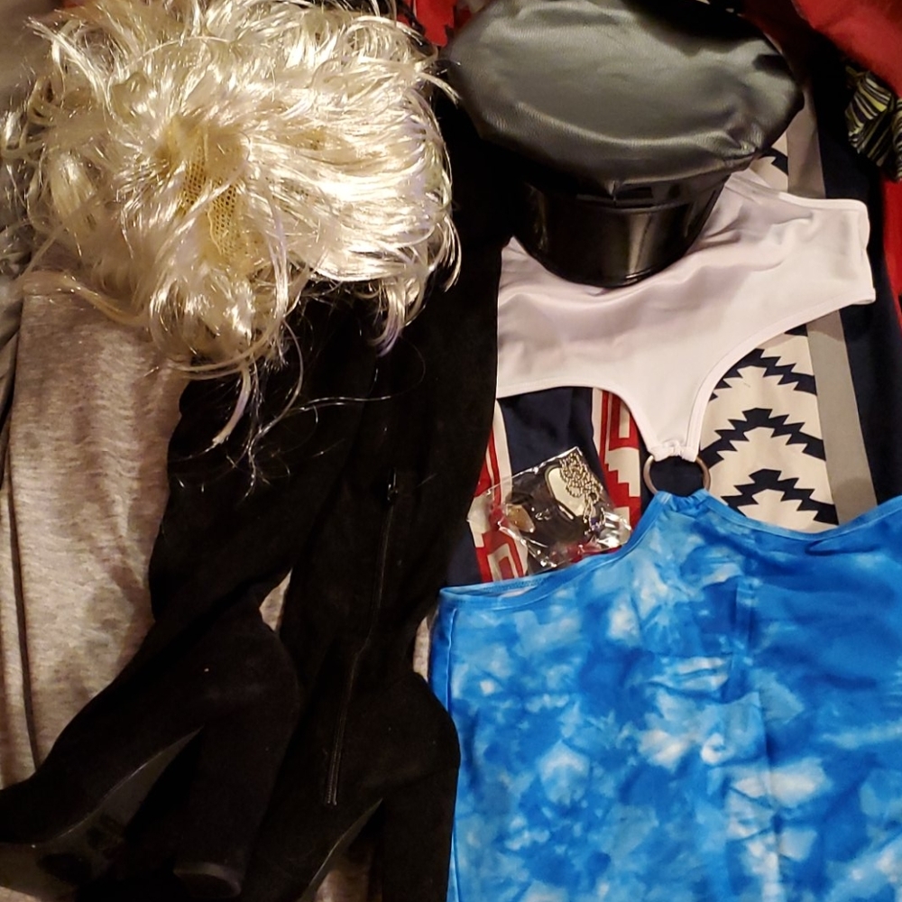 Costume